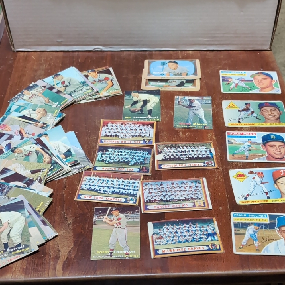 Topps Vintage Baseball Card Lot - Blue, White, Brown